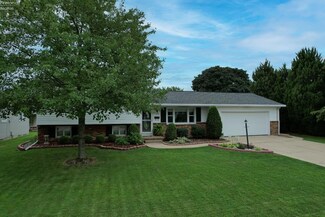 120 E 11th St, Port Clinton, OH 43452