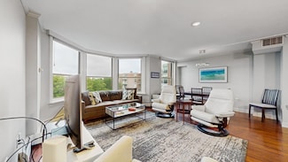 1425 W 28th St Unit 519, Minneapolis, MN 55408