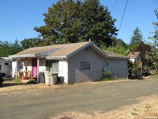 220 N 7th St, Philomath, OR 97370