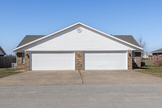 2201 & 2203 W Roselawn St, Rogers, AR 72756