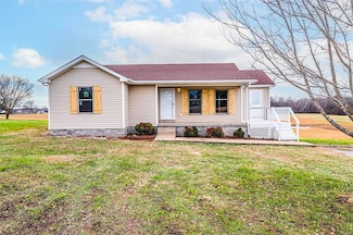 8497 Bowling Green Rd, Scottsville, KY 42164