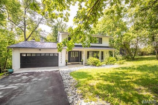 12204 Robyn Rd, Saint Louis, MO 63127