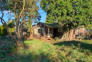 634 S Beach Rd, Point Roberts, WA 98281