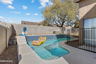 10013 E Rocky Wash Dr, Tucson, AZ 85748