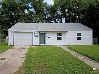 922 N Garfield St, Junction City, KS 66441