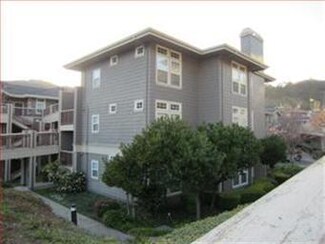 313 Callippe Ct Unit U413, Brisbane, CA 94005