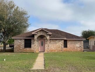 104 E Jim Neal Ave, Oilton, TX 78371