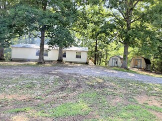 5530 6 Mile Rd, Maryville, TN 37803