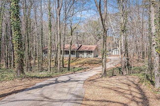 30 Apache Ct, Locust Grove, GA 30248