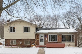 477 Barchester St, Westland, MI 48186