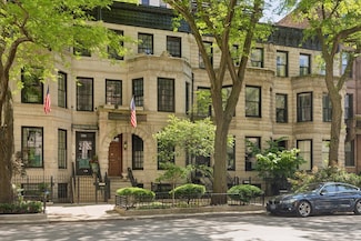 69 E Cedar St, Chicago, IL 60611