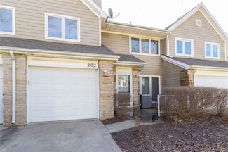 811 Burr Oaks Dr Unit 202, West Des Moines, IA 50266