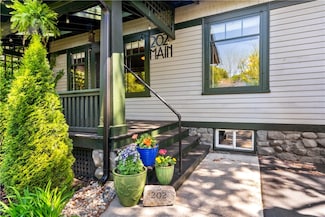 202 Main St, Ashaway, RI 02804