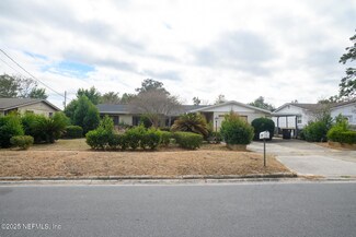 7928 Triumph Ln, Jacksonville, FL 32244