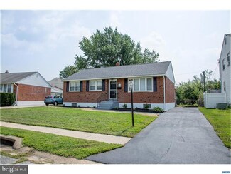 4 S Lunenburg Dr, New Castle, DE 19720