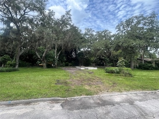 6744 Stark Rd, Thonotosassa, FL 33584