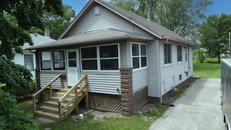 538 E Mulberry St, Watseka, IL 60970
