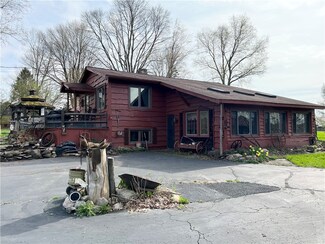 14444 Depot St, Waterford, PA 16441