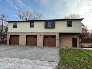 180 N Adams St, Oswego, IL 60543