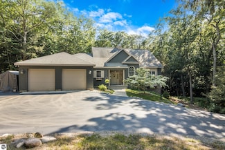 345 Sylvan Rd, Frankfort, MI 49635