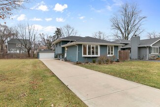 3905 N Adams St, Westmont, IL 60559