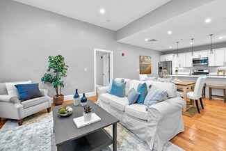 162 Federal St Unit 3, Salem, MA 01970