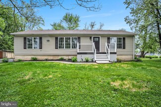 144 Fairview Dr, Carlisle, PA 17013