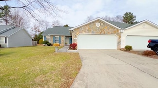 3963 Cobblestone Bend Dr, High Point, NC 27265