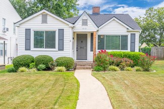 1012 E 1st St, Tuscumbia, AL 35674