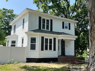 823 N Clinton St, Albion, MI 49224