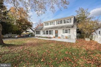 17 Quay Rd, Levittown, PA 19057