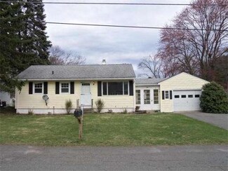126 Rochford Cir, Springfield, MA 01128