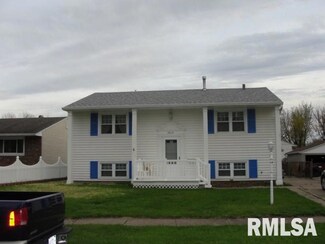 5014 45th Avenue Ct, Moline, IL 61265