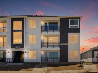 6153 N Ceylon St Unit 302, Denver, CO 80249
