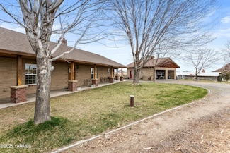 12004 Branch Rd, Harrah, WA 98933