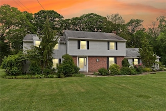 467 S Main St, Pascoag, RI 02859