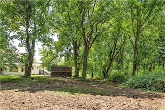 2165 Tuscarawas Rd, Beaver, PA 15009