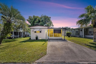 4908 Dove Dr, Zephyrhills, FL 33541