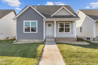 123 Coral Dr, Waterloo, IA 50701
