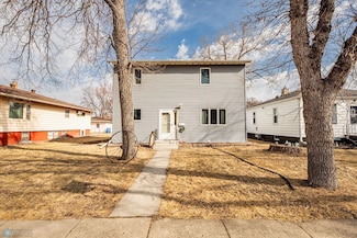 1537 9th St N, Fargo, ND 58102