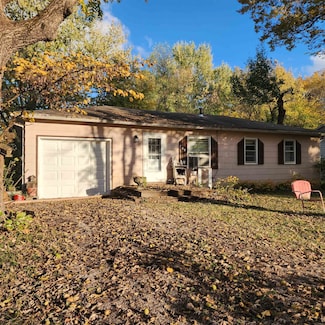 709 S Walnut St, La Monte, MO 65337