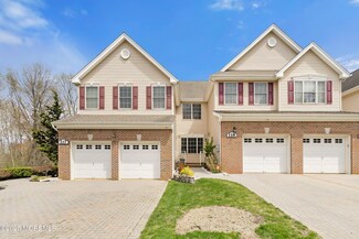 117 Whitlock Ct, Manalapan, NJ 07726