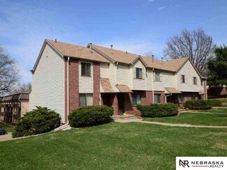 7626 Woolworth Ave, Omaha, NE 68124