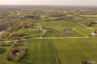 506 Windy Hill Rd, Elsberry, MO 63343