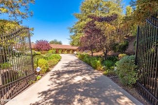 39 Inverness Rd, Thousand Oaks, CA 91361