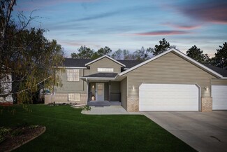 9613 River Forest Dr, Monticello, MN 55362