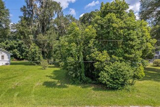 1677 Beasley Dr, Deland, FL 32720