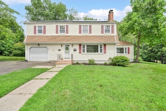 36 Westmoreland Dr, West Hartford, CT 06117