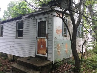 1319 10th Ave, Dorothy, NJ 08317