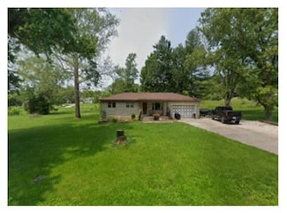 363 N Bennett St, Paoli, IN 47454